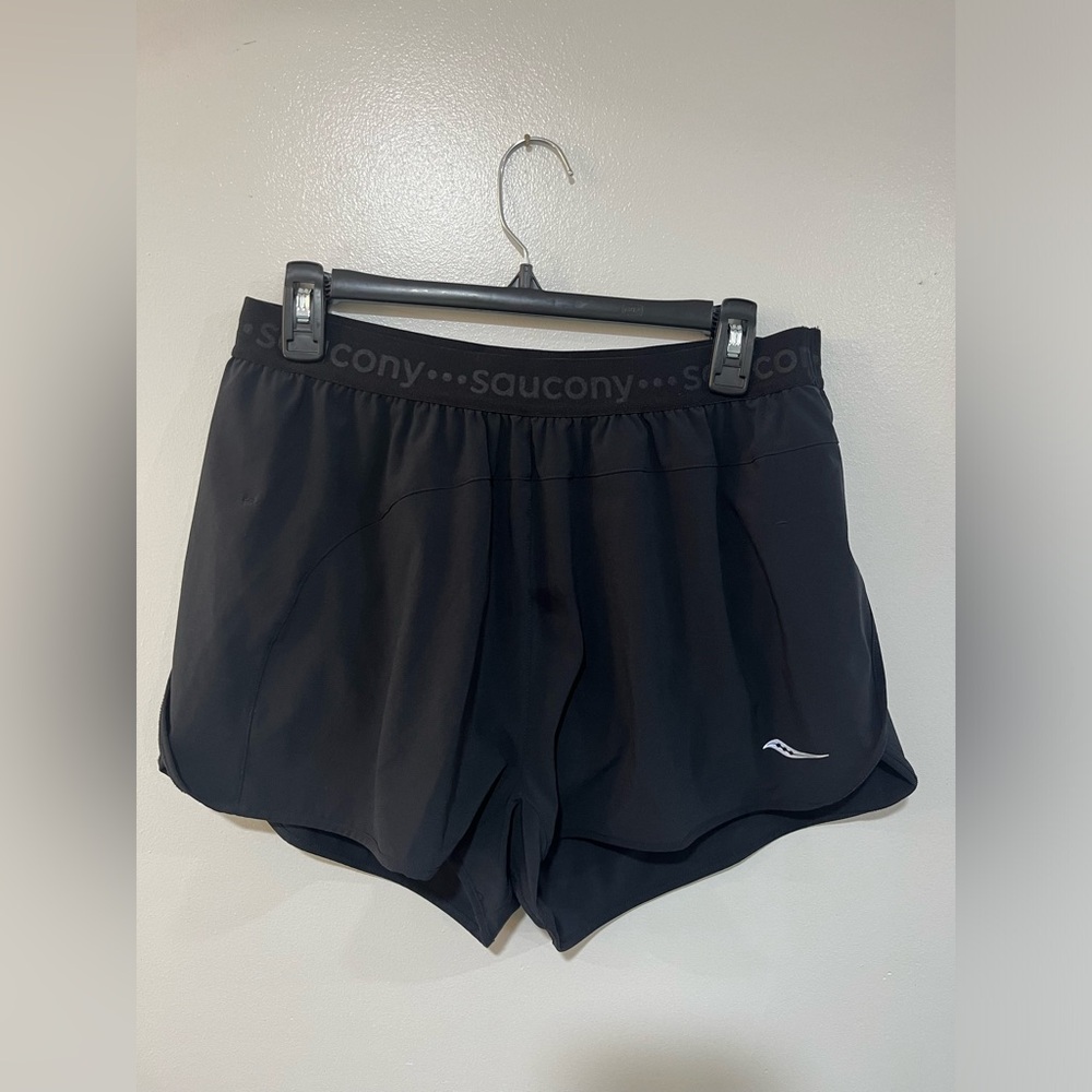 Saucony Men’s L Running Shorts w/ Mesh Liner